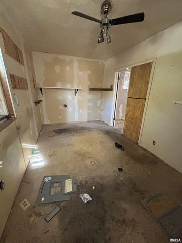 1516 S WESTMORELAND Avenue, Peoria, IL 61605