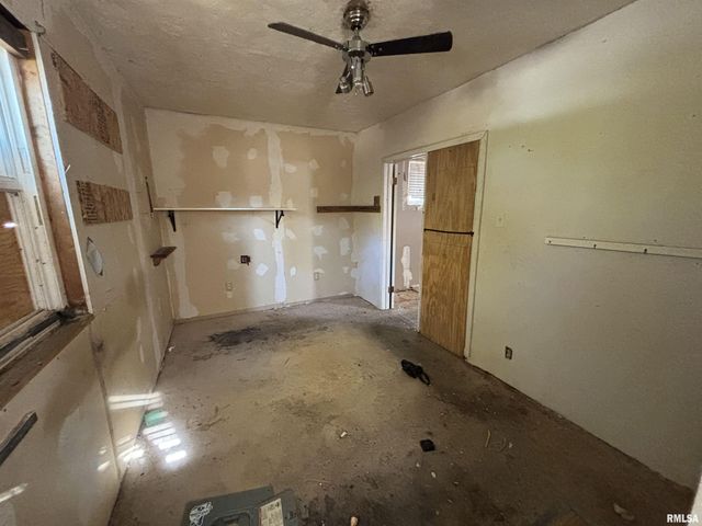 1516 S WESTMORELAND Avenue, Peoria, IL 61605