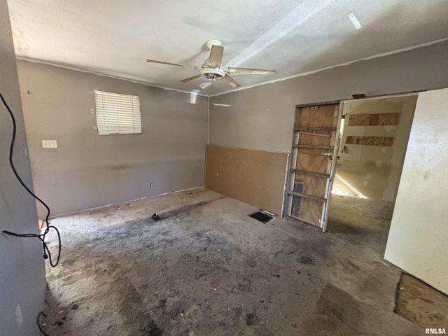 1516 S WESTMORELAND Avenue, Peoria, IL 61605