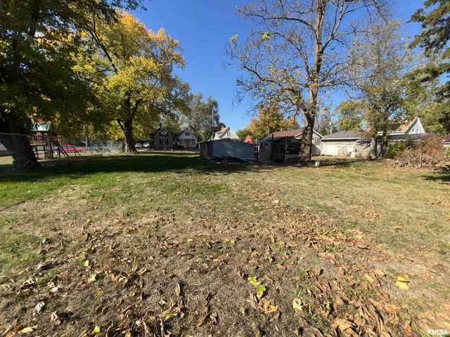 1516 S WESTMORELAND Avenue, Peoria, IL 61605