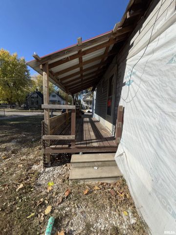 1516 S WESTMORELAND Avenue, Peoria, IL 61605