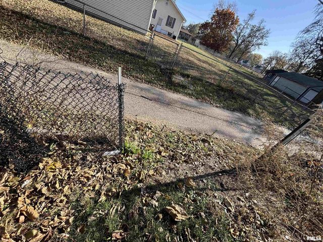 1516 S WESTMORELAND Avenue, Peoria, IL 61605