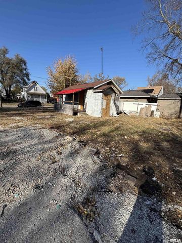 1516 S WESTMORELAND Avenue, Peoria, IL 61605