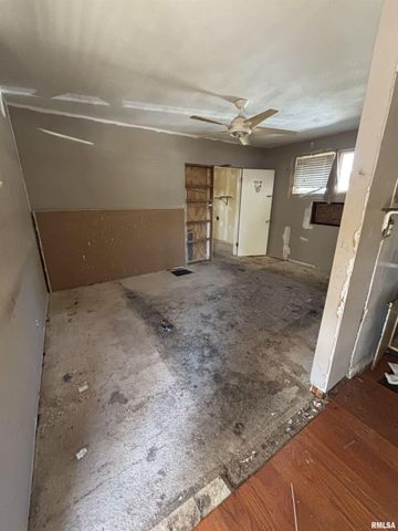 1516 S WESTMORELAND Avenue, Peoria, IL 61605