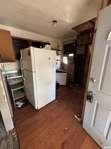 1516 S WESTMORELAND Avenue, Peoria, IL 61605