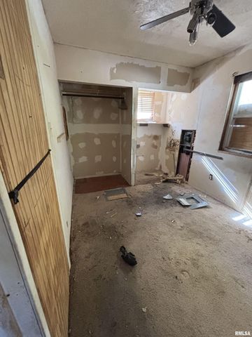 1516 S WESTMORELAND Avenue, Peoria, IL 61605