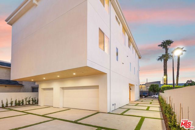 6239 Banner Avenue, Los Angeles, CA 90038