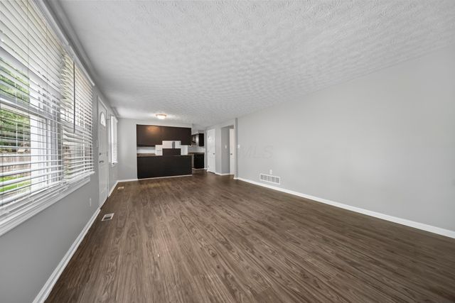 909 Prince William Lane, Westerville, OH 43081