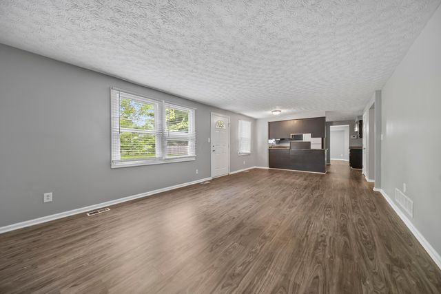 909 Prince William Lane, Westerville, OH 43081