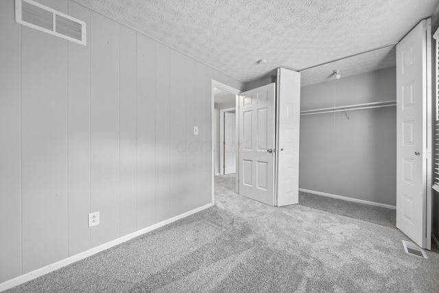 909 Prince William Lane, Westerville, OH 43081
