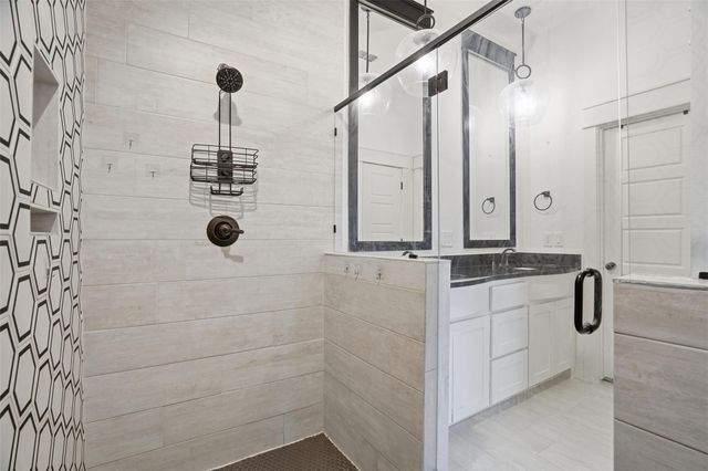 929 Tesslynn Avenue, Godley, TX 76044