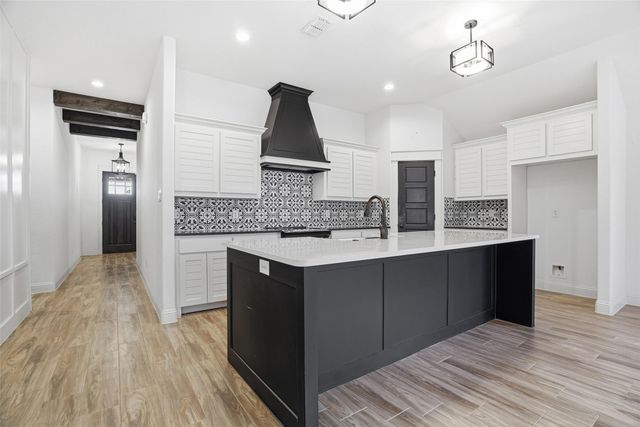 929 Tesslynn Avenue, Godley, TX 76044