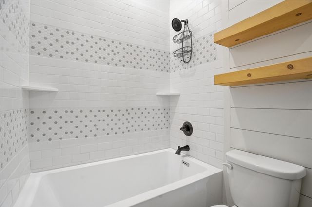 929 Tesslynn Avenue, Godley, TX 76044