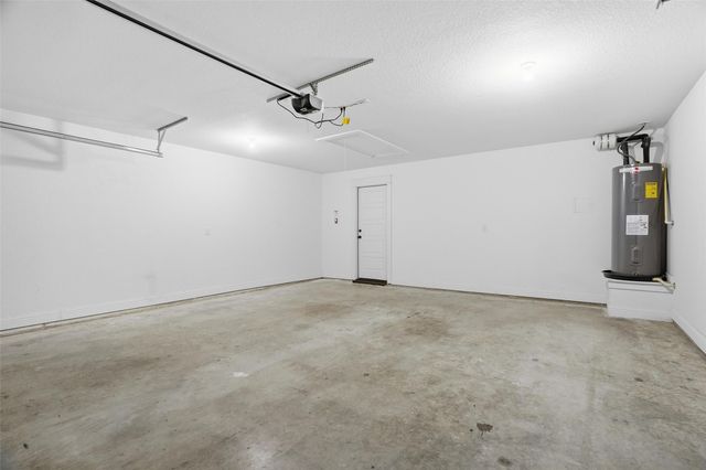 929 Tesslynn Avenue, Godley, TX 76044