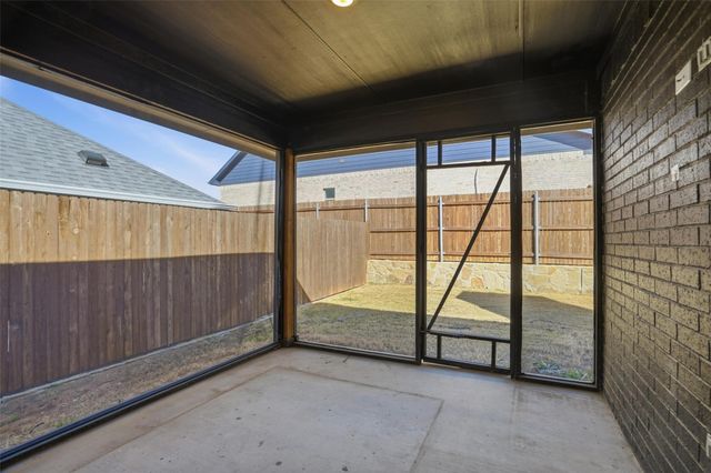 929 Tesslynn Avenue, Godley, TX 76044