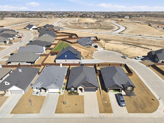 929 Tesslynn Avenue, Godley, TX 76044