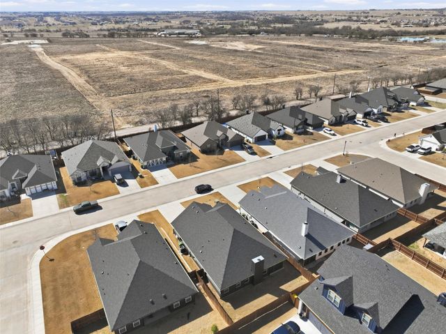 929 Tesslynn Avenue, Godley, TX 76044