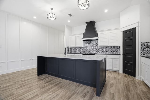 929 Tesslynn Avenue, Godley, TX 76044