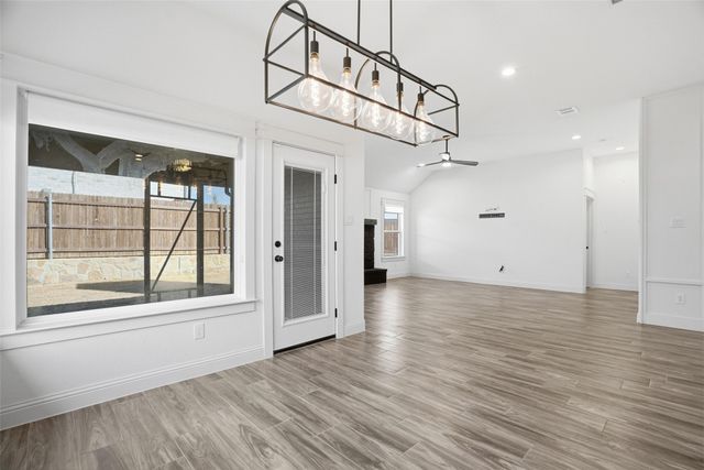 929 Tesslynn Avenue, Godley, TX 76044