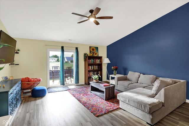 562 N Wyndstone Way, Fortville, IN 46040