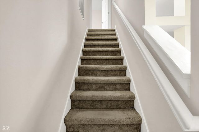 562 N Wyndstone Way, Fortville, IN 46040