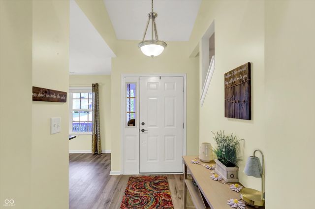 562 N Wyndstone Way, Fortville, IN 46040