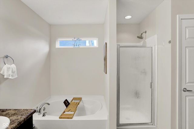 562 N Wyndstone Way, Fortville, IN 46040