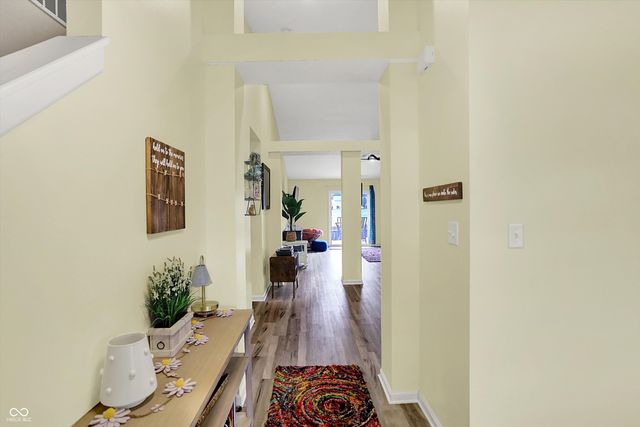 562 N Wyndstone Way, Fortville, IN 46040