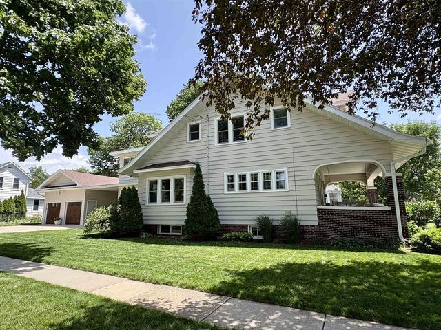 7226 Hubbard Avenue, Middleton, WI 53562
