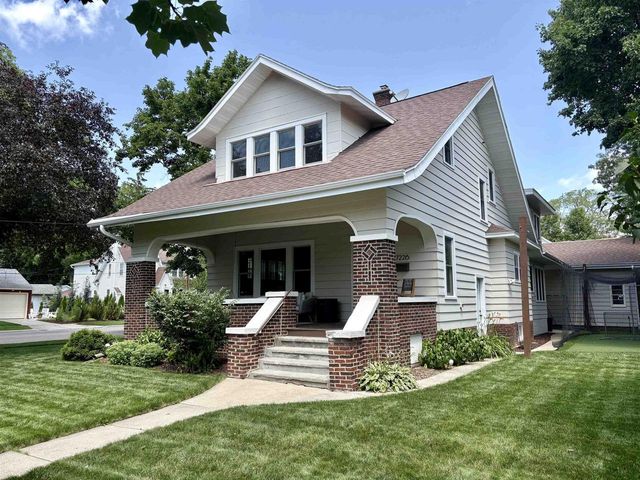 7226 Hubbard Avenue, Middleton, WI 53562