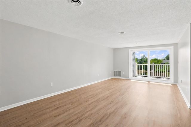 255 North Rd 158, Chelmsford, MA 01824