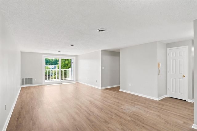 255 North Rd 158, Chelmsford, MA 01824