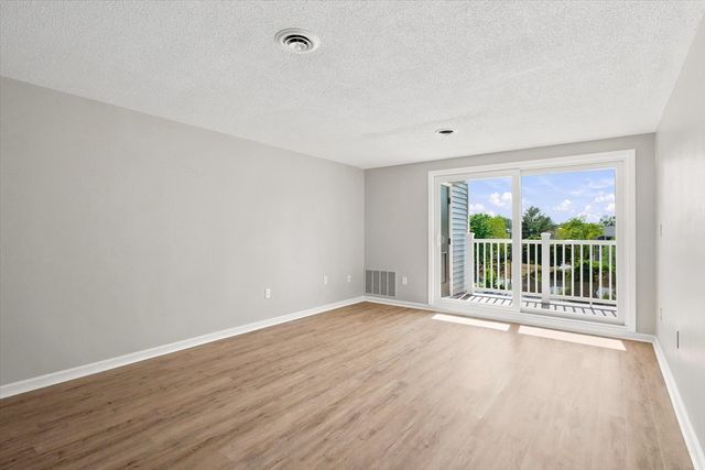 255 North Rd 158, Chelmsford, MA 01824