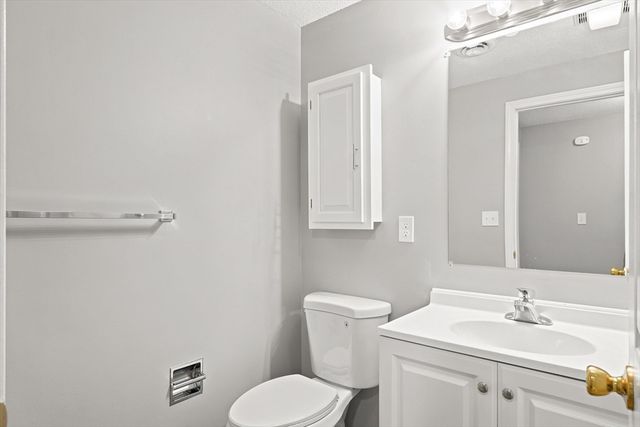 255 North Rd 158, Chelmsford, MA 01824