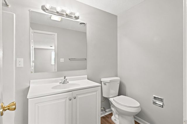255 North Rd 158, Chelmsford, MA 01824