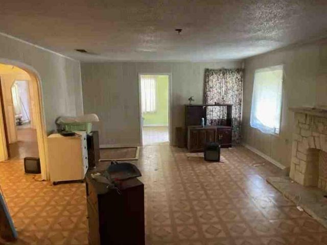 809 Avenue E, Abernathy, TX 79311