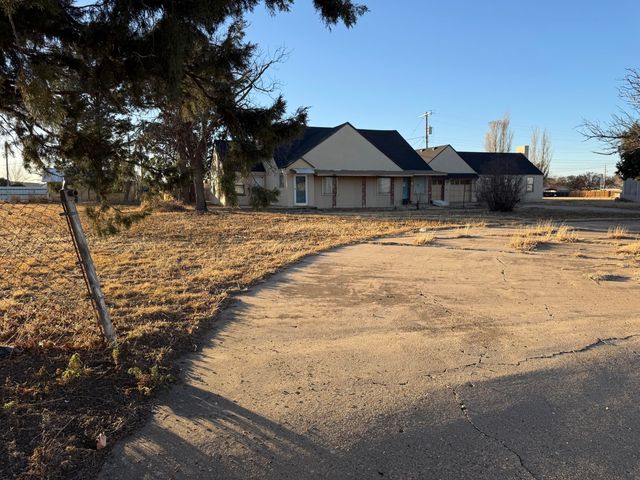 809 Avenue E, Abernathy, TX 79311