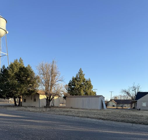 809 Avenue E, Abernathy, TX 79311