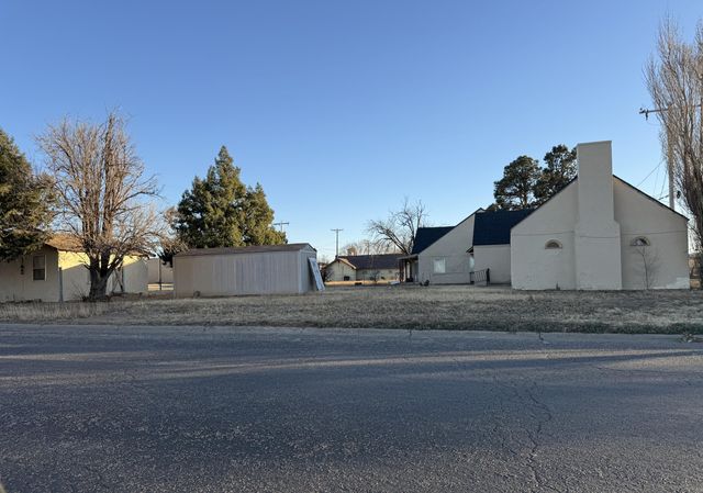 809 Avenue E, Abernathy, TX 79311