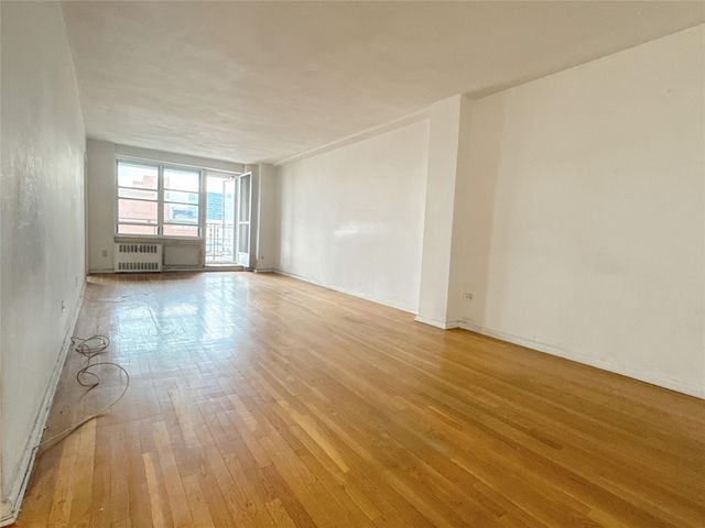 142-05 Roosevelt Avenue 611, Flushing, NY 11354