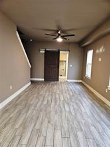 305 Anderson ST A, Smithville, TX 78957