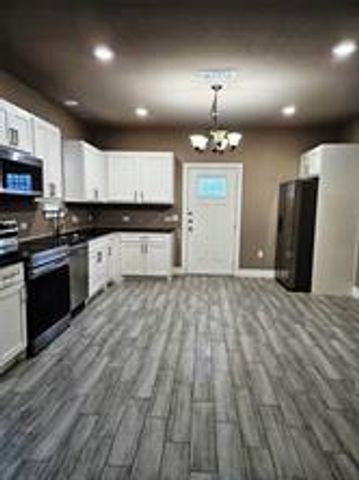 305 Anderson ST A, Smithville, TX 78957
