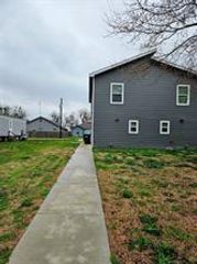 305 Anderson ST A, Smithville, TX 78957