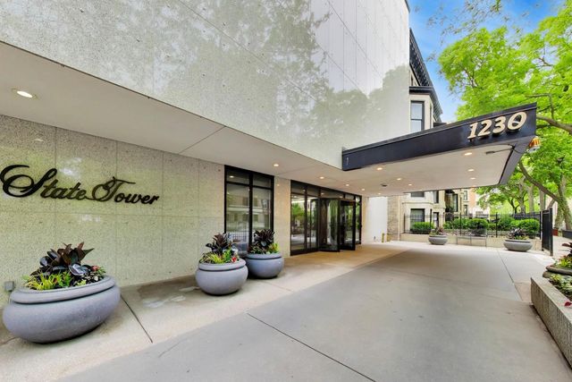 1230 N State Parkway 28A, Chicago, IL 60610