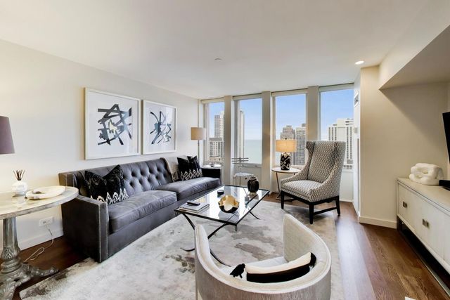 1230 N State Parkway 28A, Chicago, IL 60610