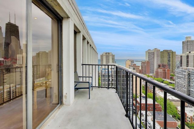 1230 N State Parkway 28A, Chicago, IL 60610