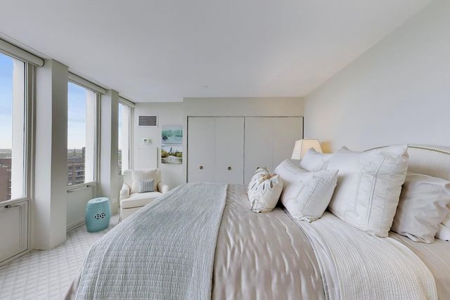 1230 N State Parkway 28A, Chicago, IL 60610
