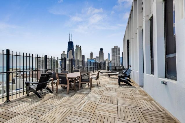 1230 N State Parkway 28A, Chicago, IL 60610