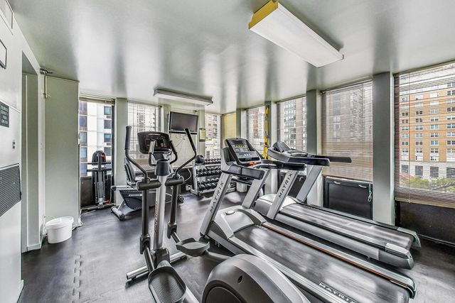 1230 N State Parkway 28A, Chicago, IL 60610