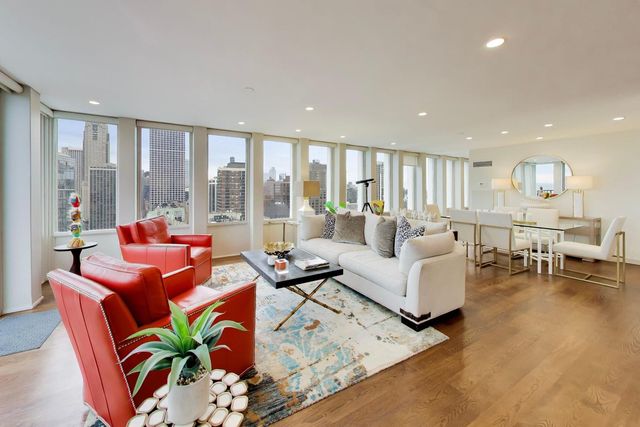 1230 N State Parkway 28A, Chicago, IL 60610
